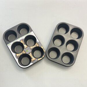 Brand New Set of 2 Non-Stick Jumbo Muffin Pans!